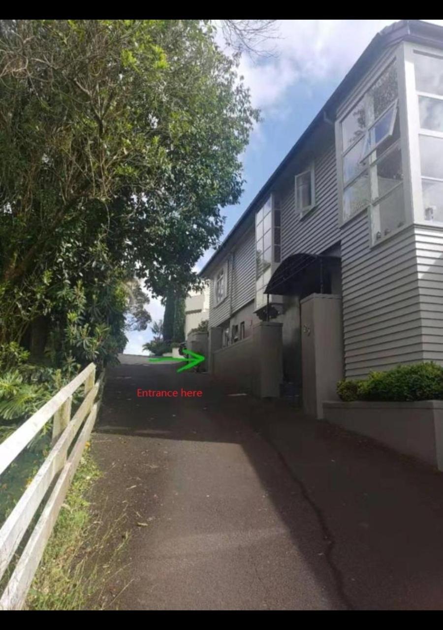 1 Queen Bed And 1 Sofa Bed, Studio B, 25 Glenfell Place, Epsom, Auckland Hotel Exterior photo