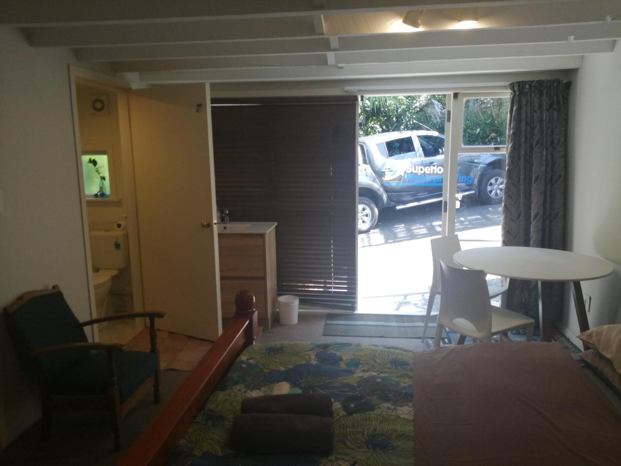 1 Queen Bed And 1 Sofa Bed, Studio B, 25 Glenfell Place, Epsom, Auckland Hotel Exterior photo